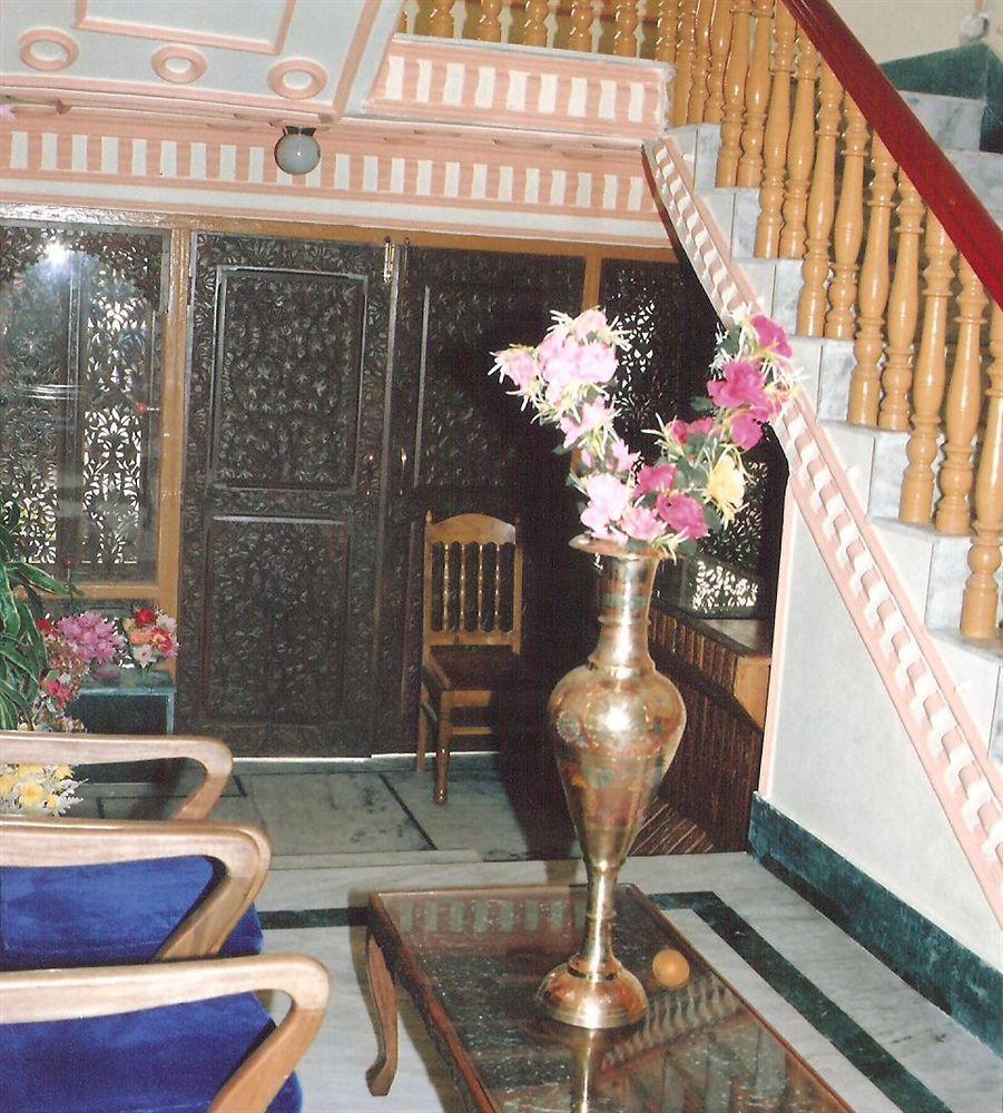 Hotel Zahgeer Continental - Srinagar Экстерьер фото