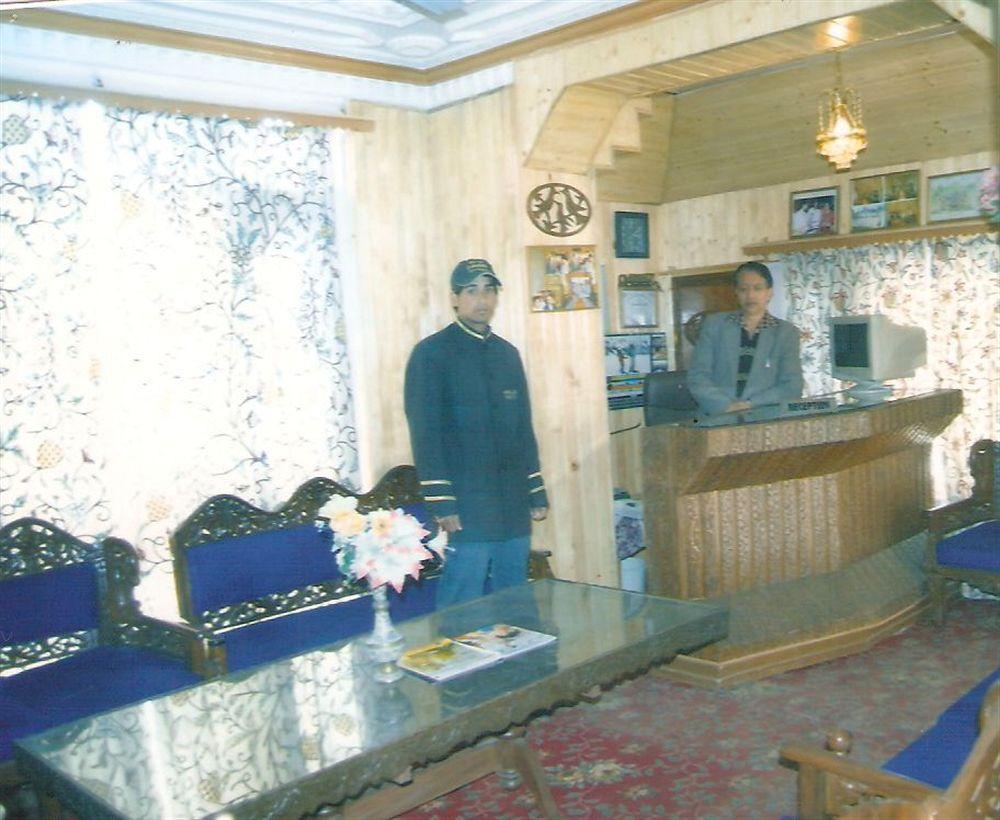 Hotel Zahgeer Continental - Srinagar Экстерьер фото